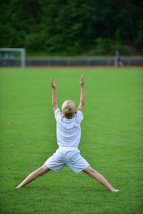 米兰平台-校园体育活动促进团队协作，学校体育团体凝聚力发展的途径和方法